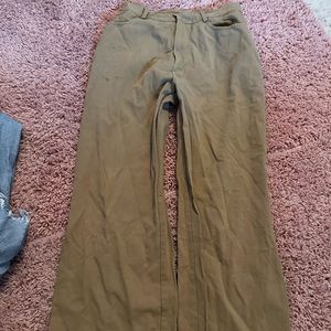 khaki pants